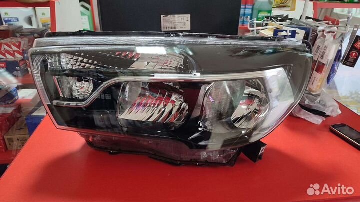 Фары правая Лада Веста