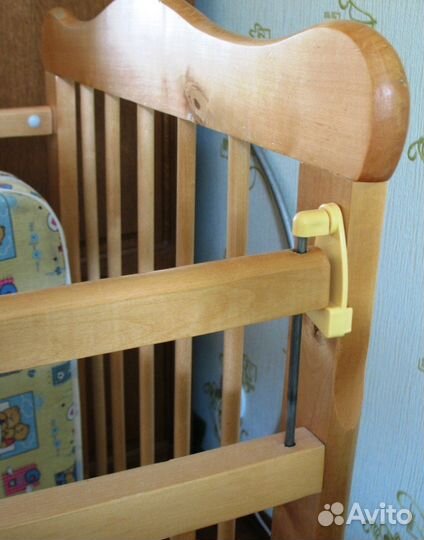 Детская кроватка с матрасом