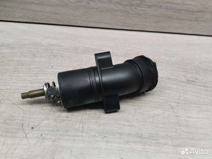 Корпус термостата Mercedes C W204