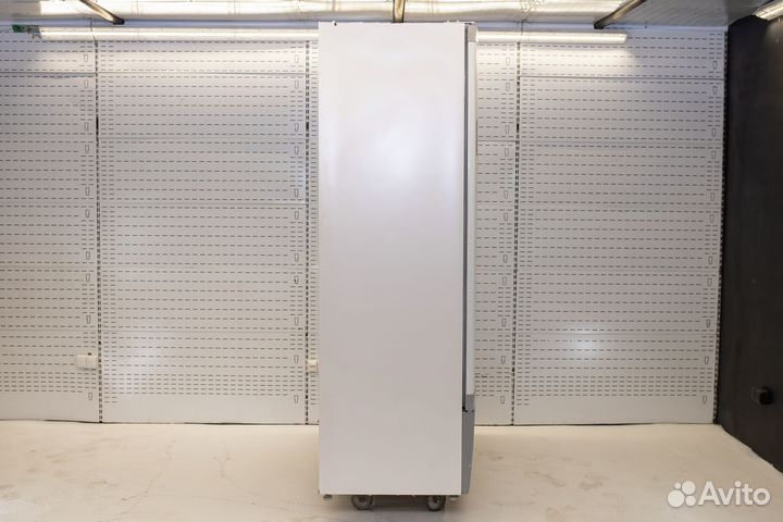 Холодильный шкаф Ариада