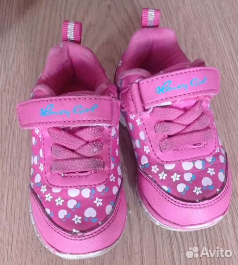 Кроссовки для девочки