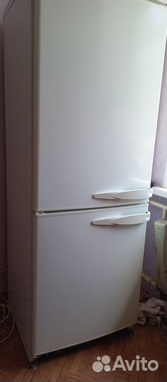 Продам холодильник б.у. рабочий