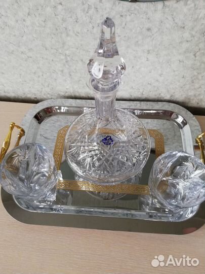 Бокалы фужеры набор белые графины с рюмками