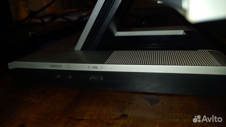 Монитор samsung с встроенными калонками