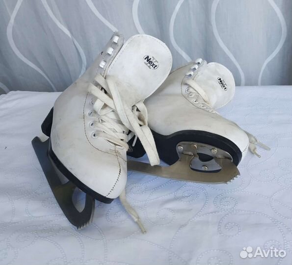 Коньки фигурные утеплённые Blossom