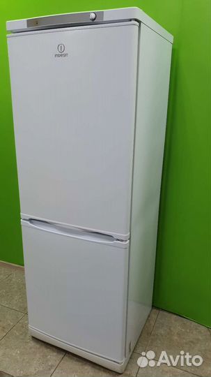 Холодильник indesit SB16740 как новый