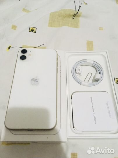iPhone 11, 64 ГБ