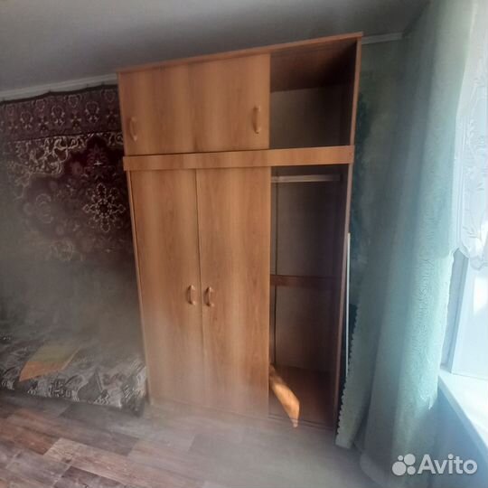 Шкаф выдвижной