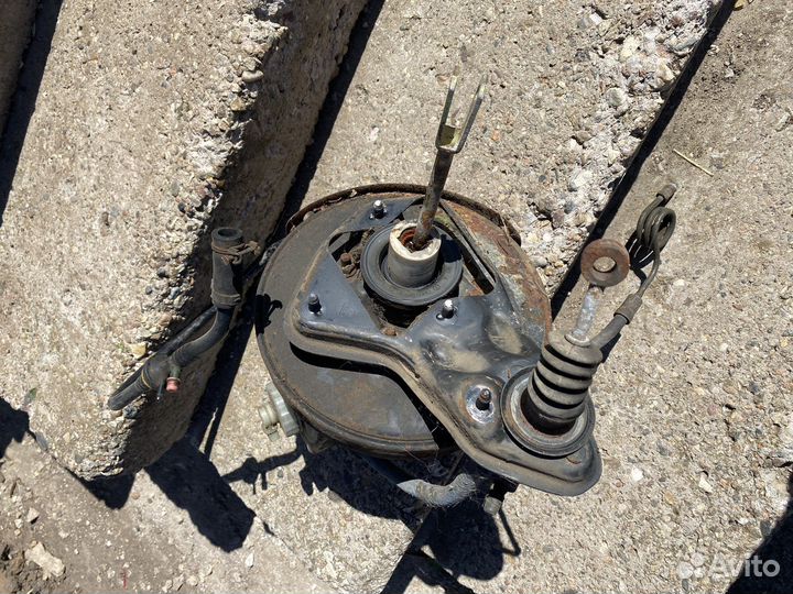 Вакуумный усилитель тормозов passat b3