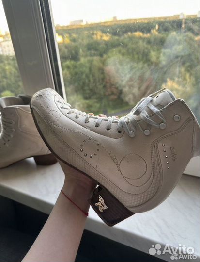 Фигурные коньки Risport 255