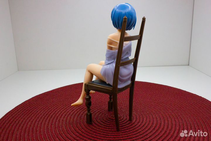 Фигурка Рем на стуле