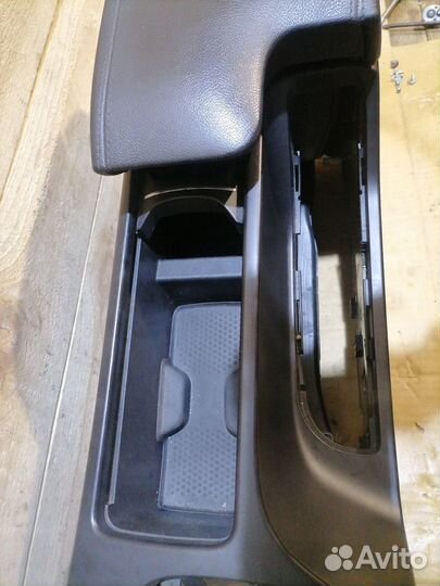 Подлокотник Opel Insignia