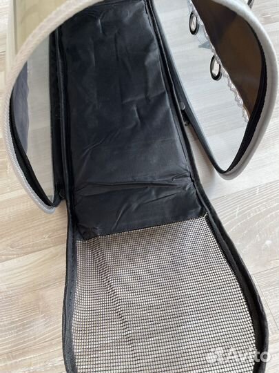 Переноска для маленького питомца