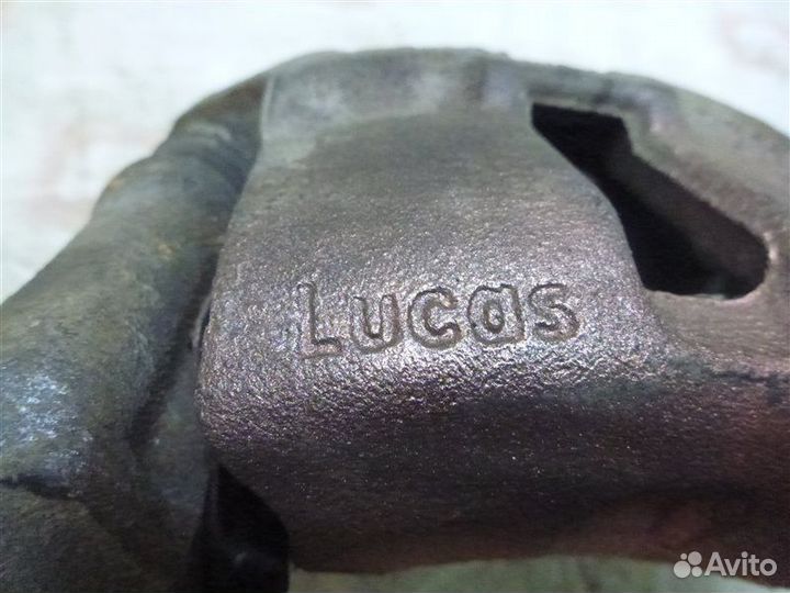 Суппорт передний правый Renault Sandero BS12