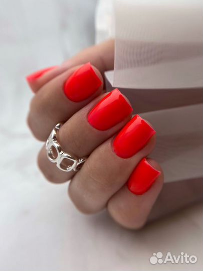 Модель на маникюр