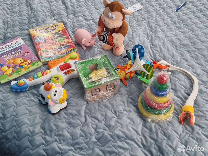 Развивающие игрушки для малышей пакетом