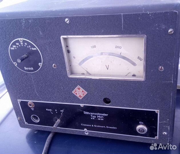 Прибор Вольтметр