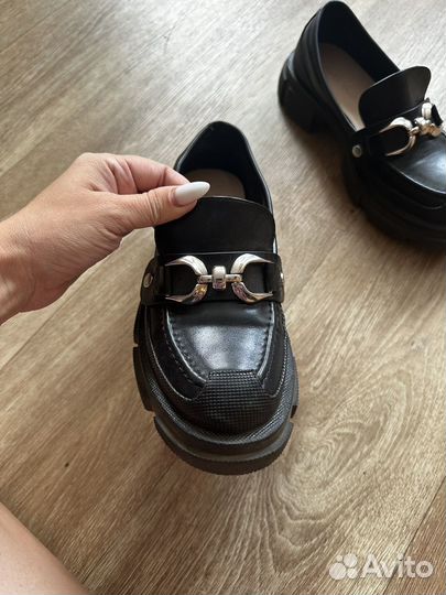 Лоферы женские 37 размер