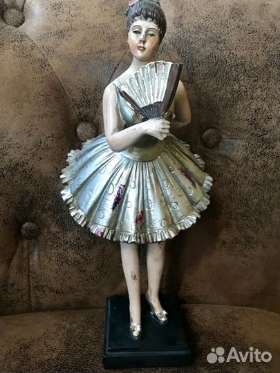 Статуэтка «дама с веером», Англия