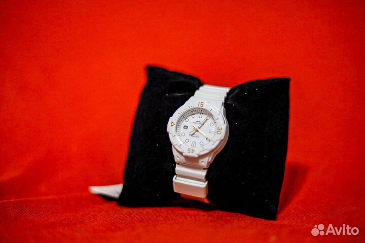 Casio Collection LRW-200H-7E2