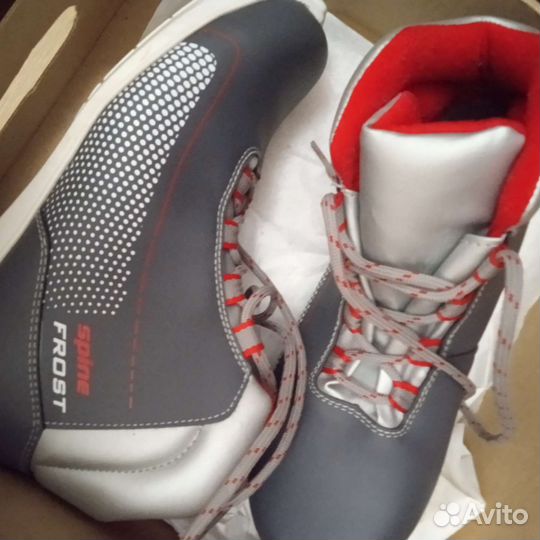 Лыжные ботинки