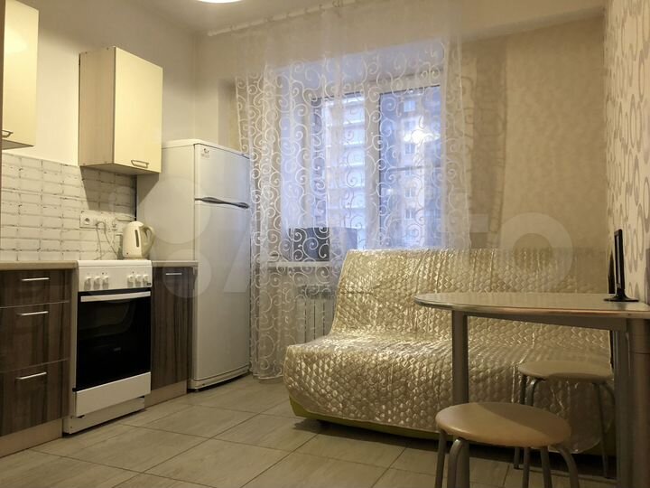 1-к. квартира, 42 м², 10/17 эт.