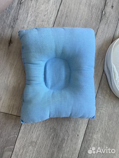 Нарукавник для кормления и подушка для малыша