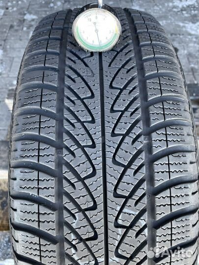 Goodyear UltraGrip 8 Performance 215/60 R17