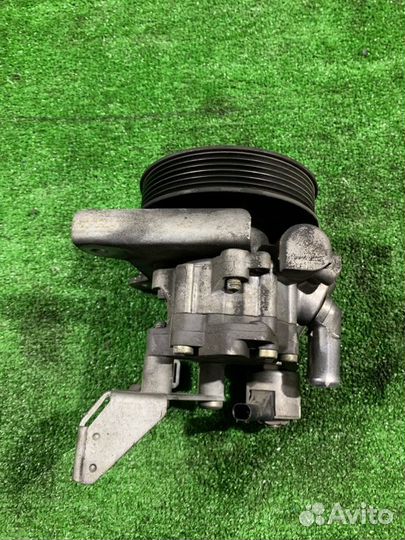 Насос гура Bmw 5 E60 M54B30 2004