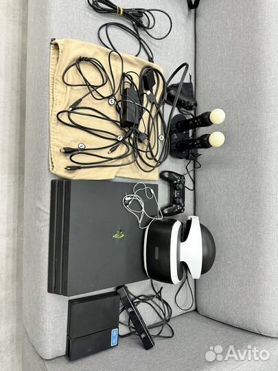 Игровая приставка ps 4 pro