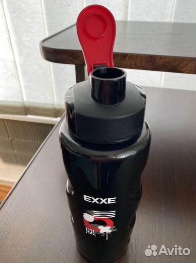 Спортивная бутылка для воды