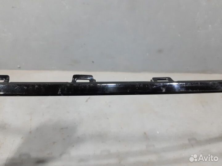 Молдинг заднего бампера центральный Volkswagen