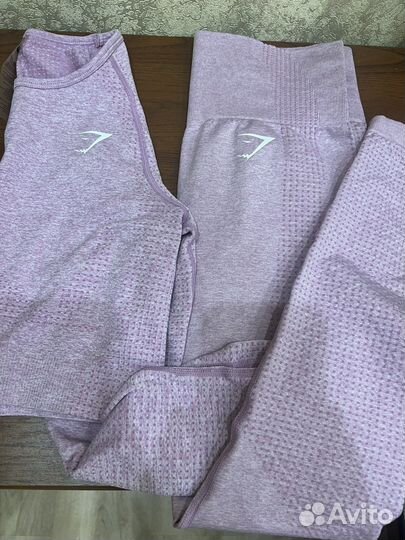 Спортивный костюм для фитнеса фирмы gymshark