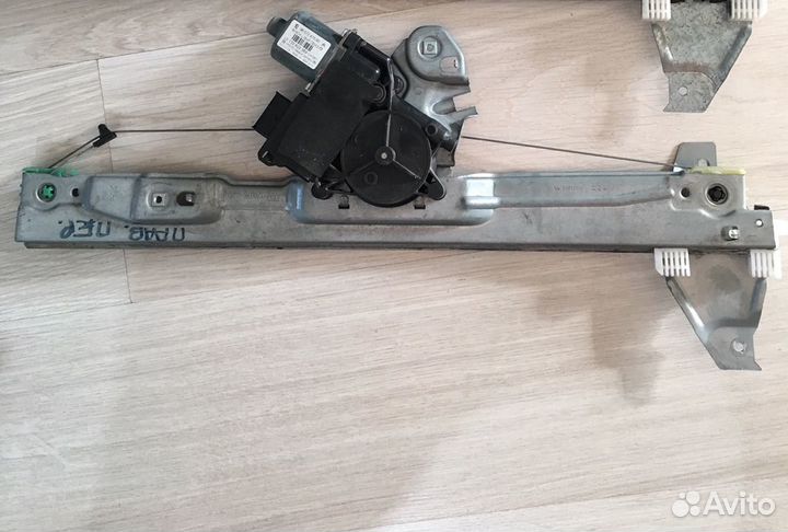 Стеклоподъемник Пежо 308 передний