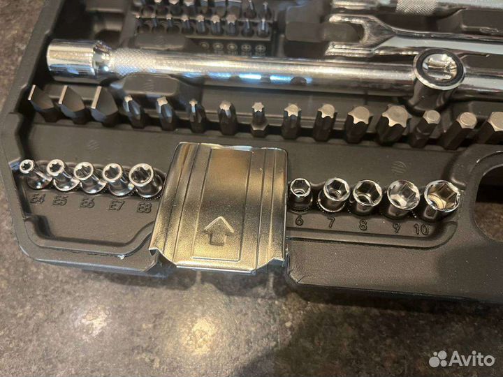 Огромный набор инструментов для АВТО