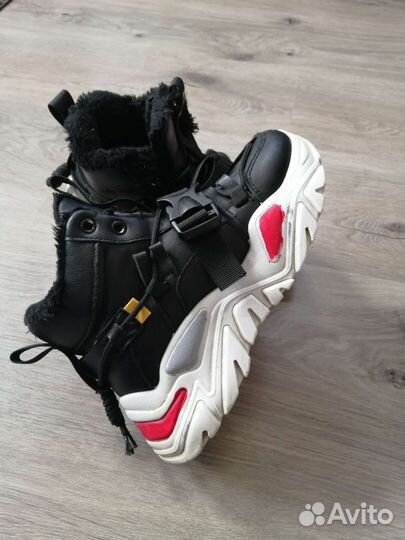 Зимние ботинки на девочку