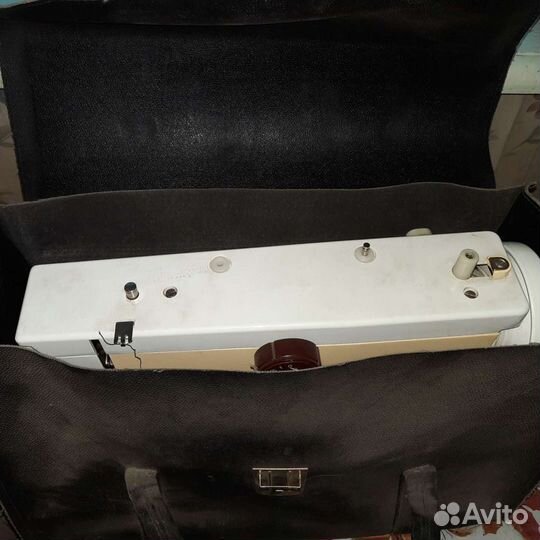 Швейная машина Чайка 134