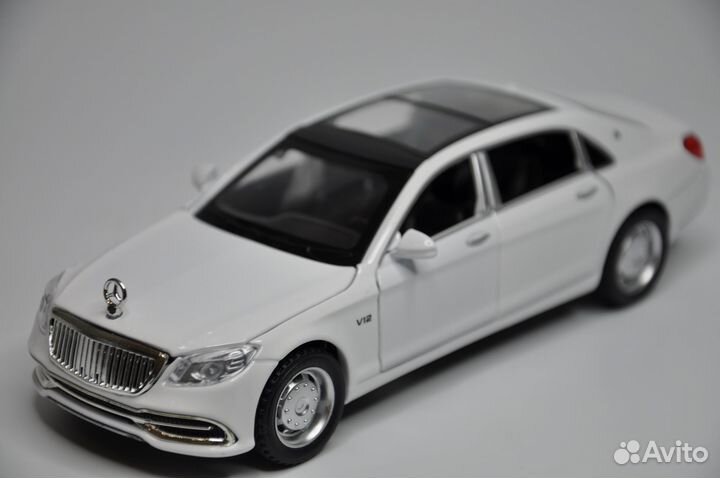 Модель автомобиля Mercedes-Maybach S 650 металл