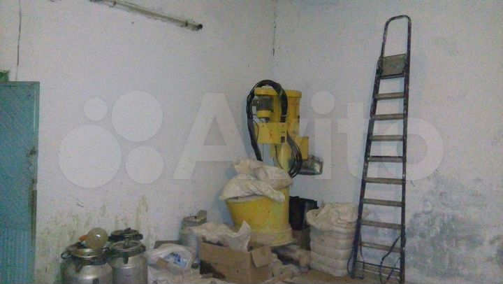 Помещения пекарни, коптильный цех, гараж 378.1 м²