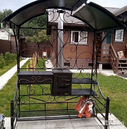 Мангал с крышей