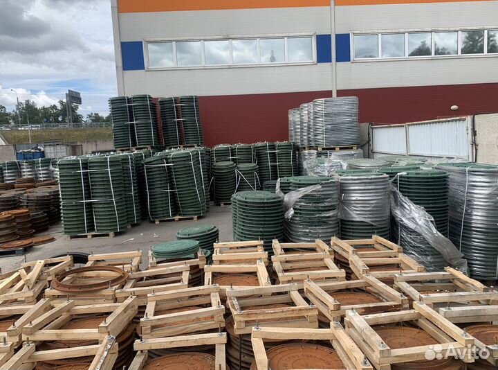 Люк чугунный новый