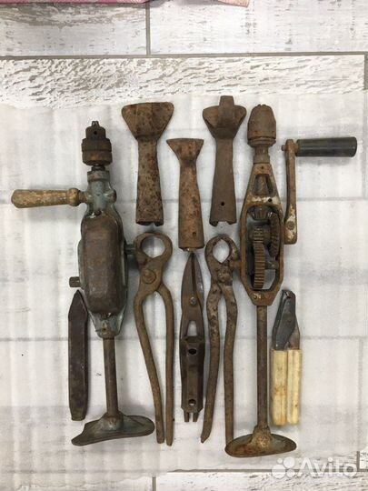 Набор кованных старых инструментов и др. СССР