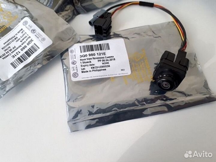 Камера заднего вида VAG 3Q0980121E