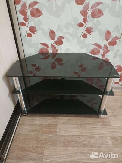 Столик под телевизор