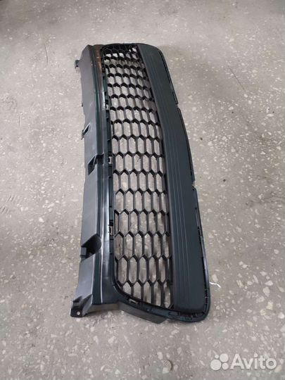 Решётка в бампер Мазда 3. седан 06-08 г.в. спорт