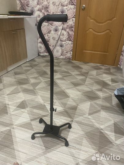 Трость четырехопорная