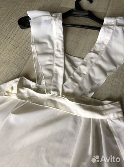 Белый школьный фартук