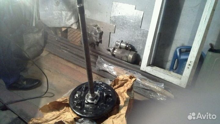 Полуоси в сборе с тормозными механизмами прав.,лев