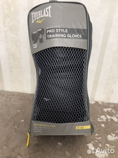 Боксерские перчатки Everlast 10 унций