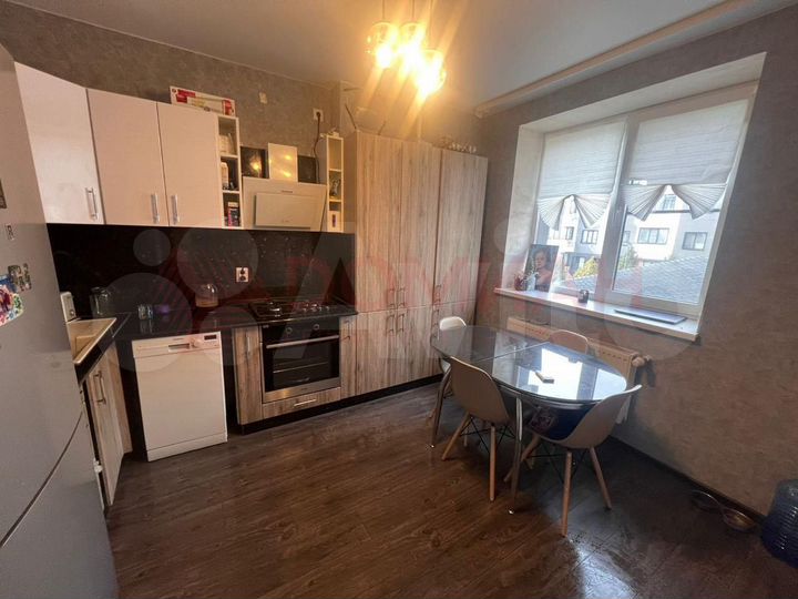 2-к. квартира, 54 м², 2/5 эт.